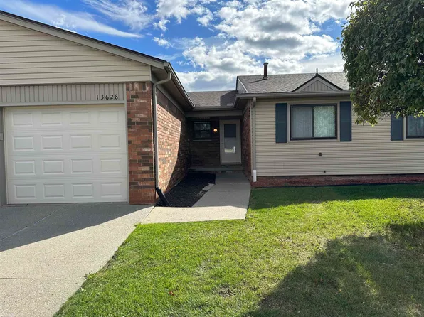 13628 Villa Pointe Dr, Warren, MI 48088