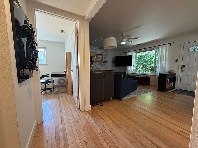 130 Brady Ct — Photo 16