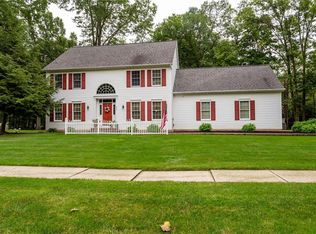 883 Chestnut Ln, Amherst, OH