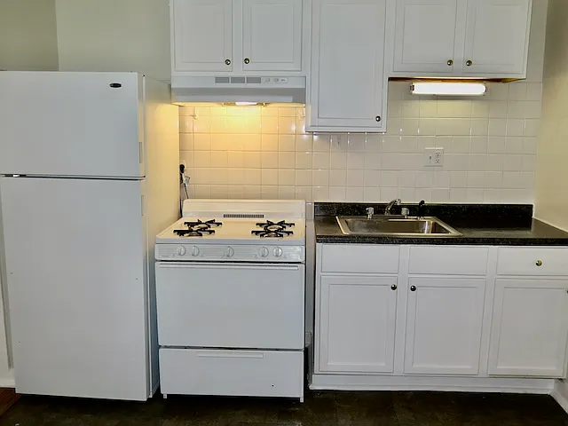 Building Photo - 4340 S Drexel Blvd #48