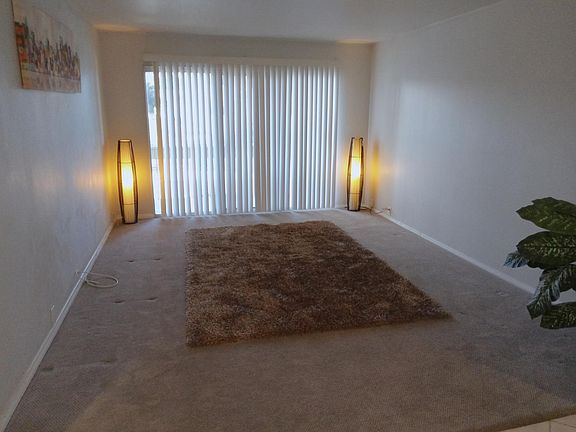 4th image of 1775 Diamond St Unit 213