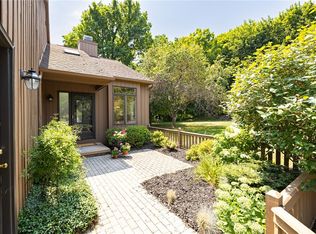 21 Sky Ridge Dr, Rochester, NY 14625