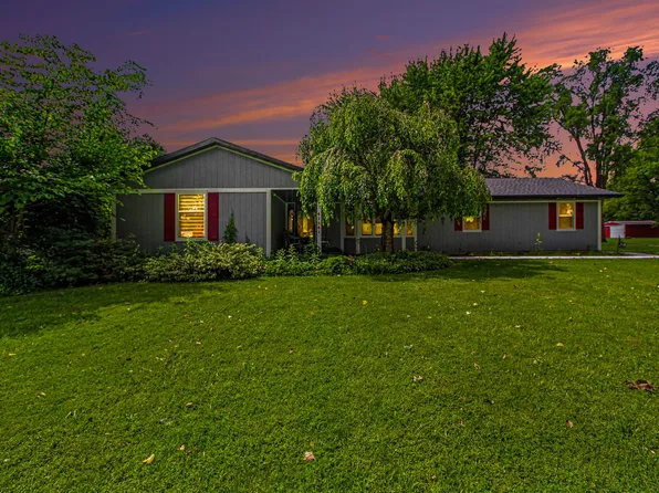 41141 Savage Rd, Van Buren Township, MI 48111
