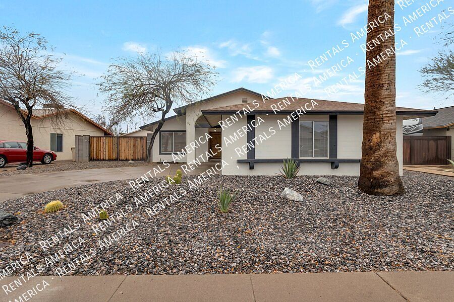 1st image of 5624 W Townley Ave