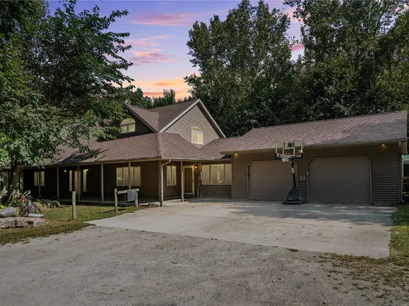 1845 60th Street Dr, Garrison, IA 52229