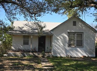 119 E 3rd St, Vici, OK 73859