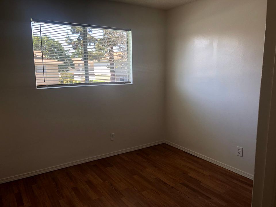 1st image of 673 E Matchwood Pl