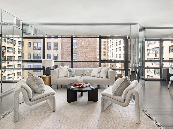 3rd image of 415 E 54th St APT 6D