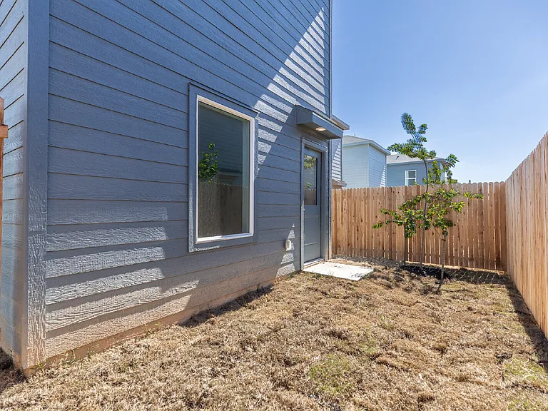 2922 Carnelian Trl — Photo 26