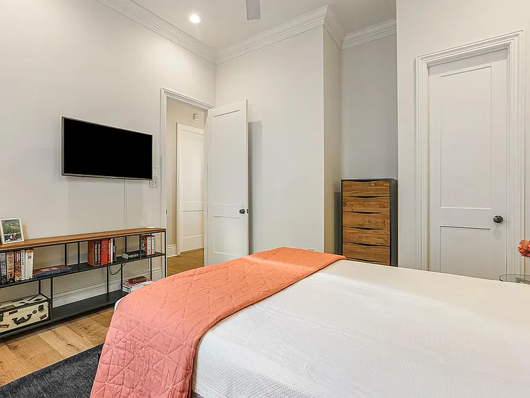 2406 Valence St — Photo 18