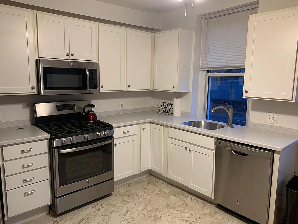 378 Thames St APT 6, Newport, RI 02840 Zillow