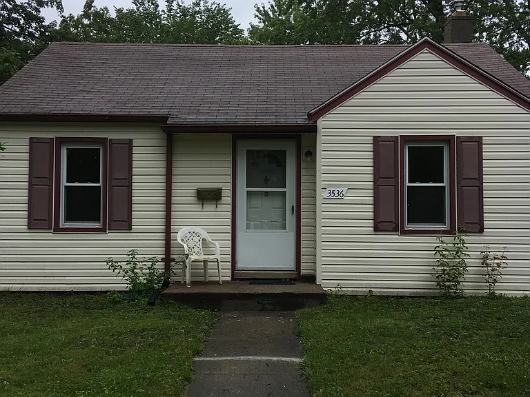 3536 Barry St — Photo 1