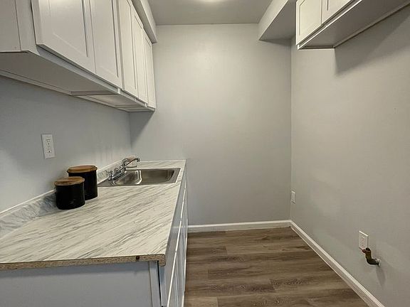 3rd image of 11411 Wyoming St #103