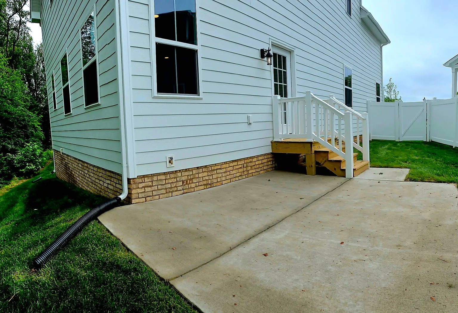 3 bed, 1783 sqft, $2,975 — Photo 2