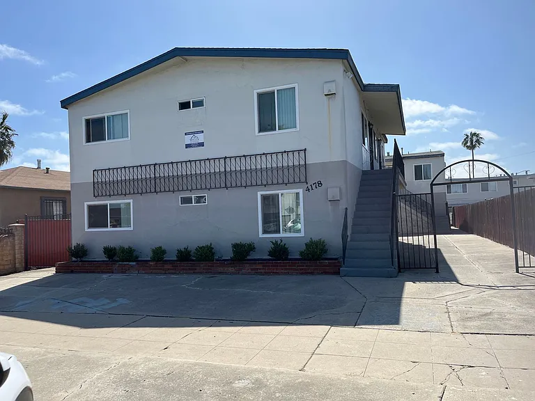 4178 Swift Ave #B — Photo 1