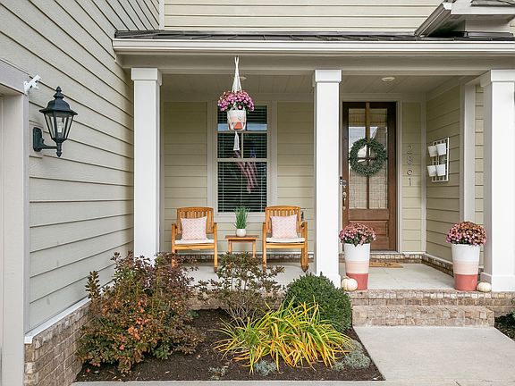 3rd image of 2861 Americus Dr