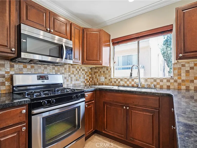 15457 Moorpark St #5 — Photo 5