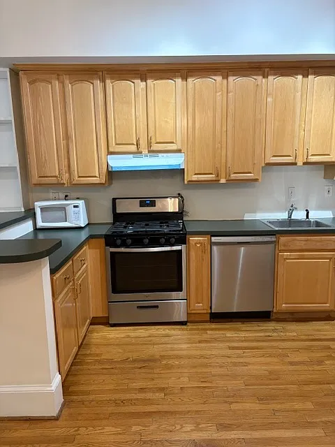 2 bed, 1205 sqft, $3,600 — Photo 2