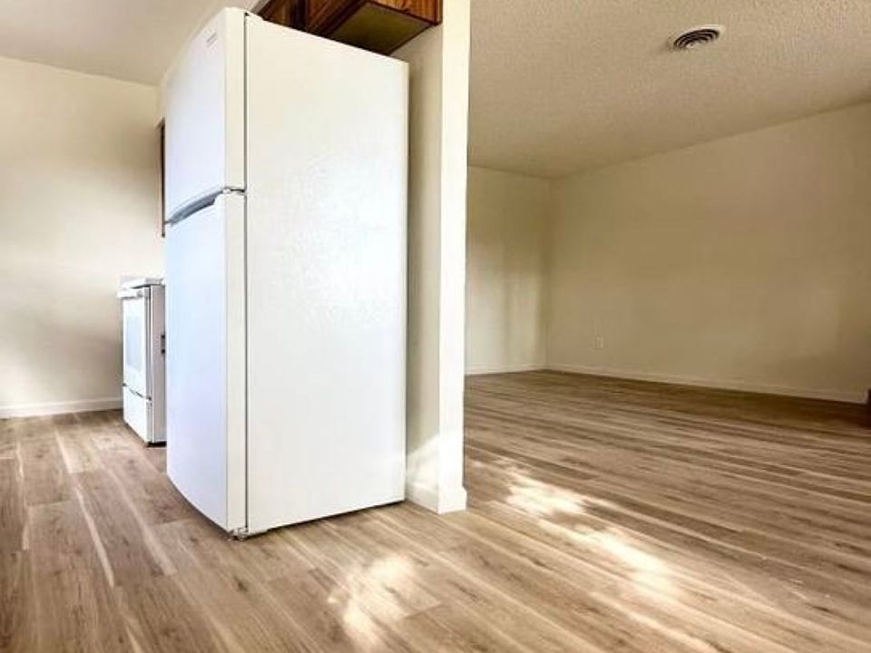 2nd image of 1523 Anneka Ln APT 3