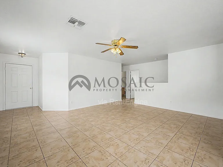1004 E Cowboy Cove Trl — Photo 6