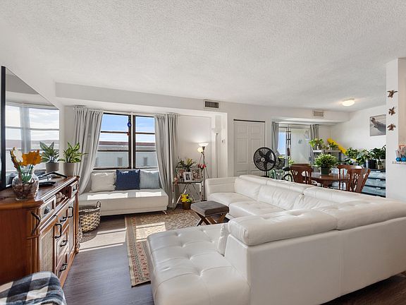 3rd image of 3315 58th Ave S APT 610
