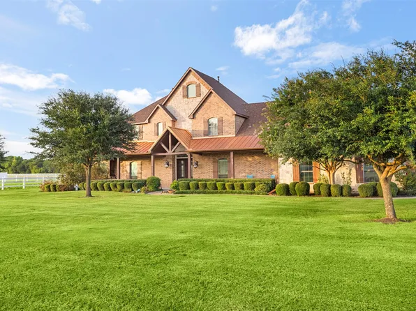 170 Steel Dust Dr, Red Oak, TX 75154
