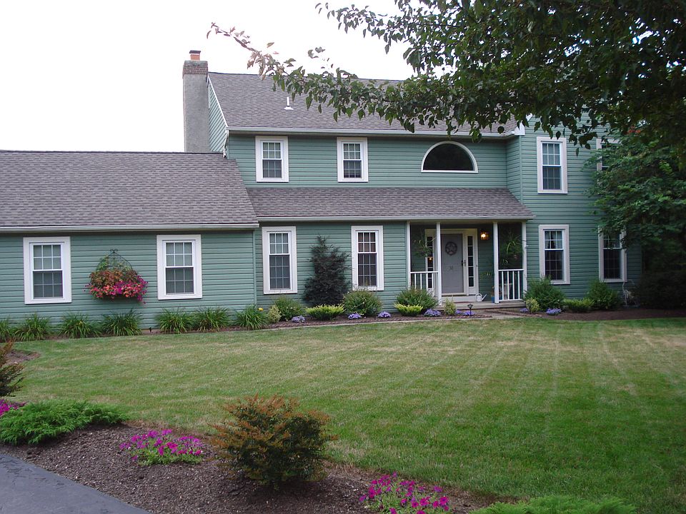 1st image of 30 Farmingdale Ln