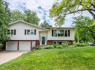 5621 Varsity Hl, Madison, WI 53705