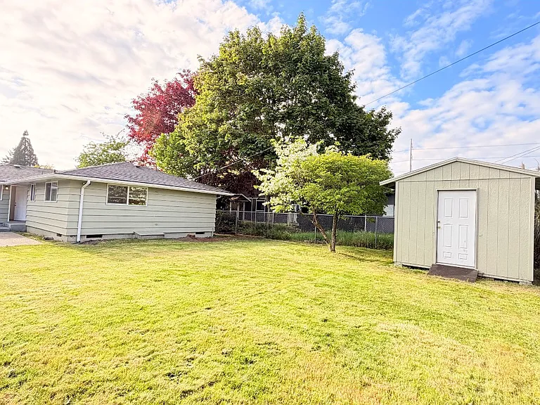7233 Tacoma Ave S — Photo 23