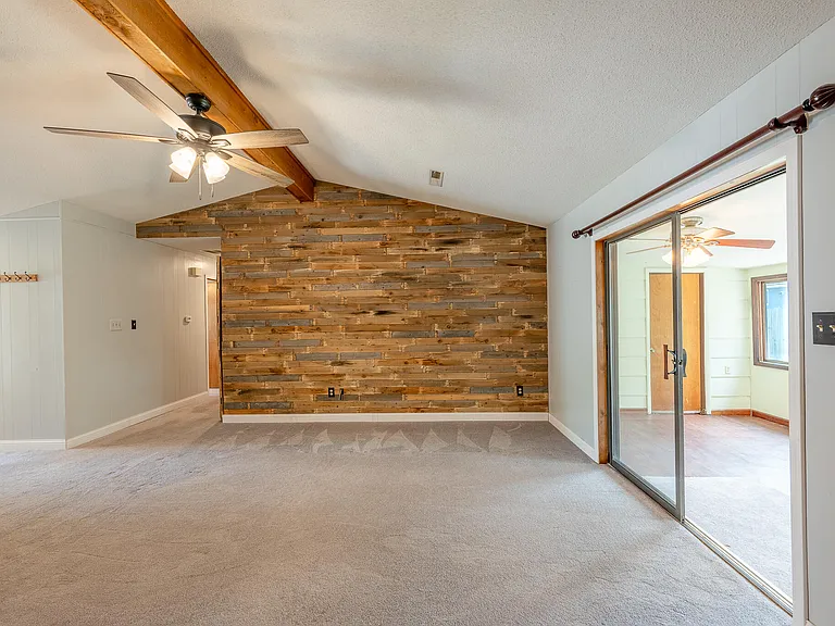 2301 Winchester Dr — Photo 10