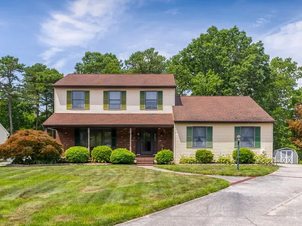 75 Lakeshore Dr, Hammonton, NJ 08037
