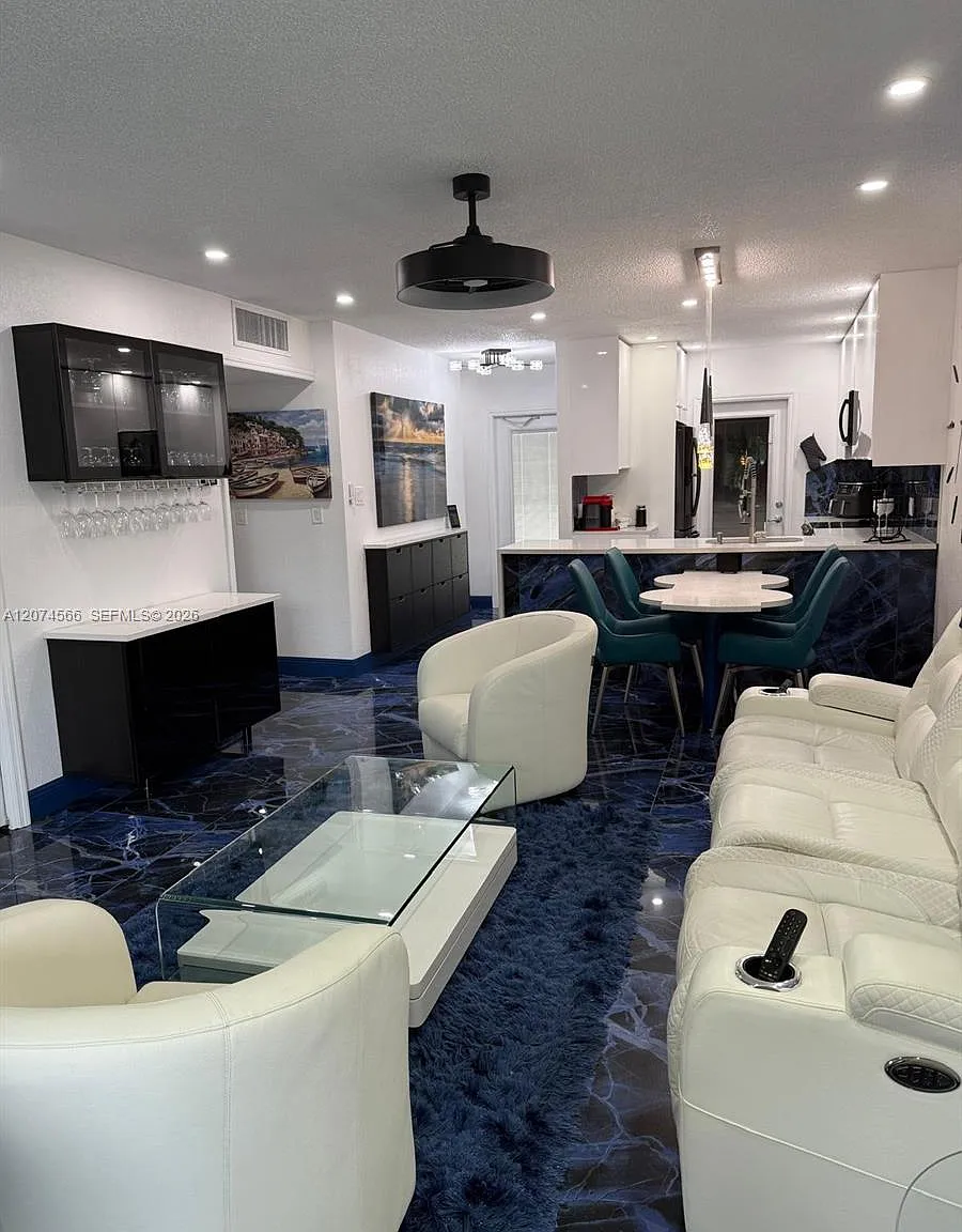 Kahlua Gardens Condo — Photo 1