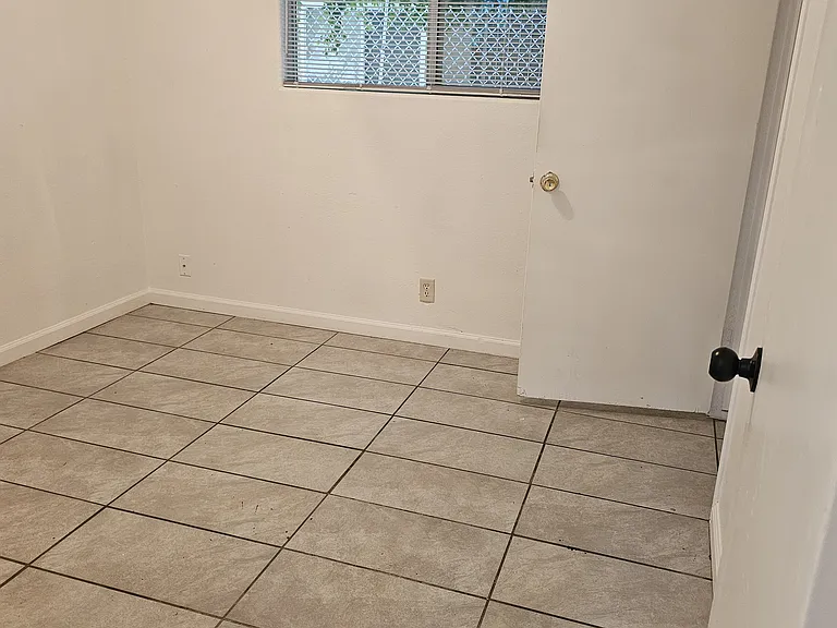 412 Kerr Ave #2 — Photo 6
