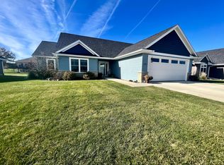 725 Melendy Ln, Cedar Falls, IA 50613