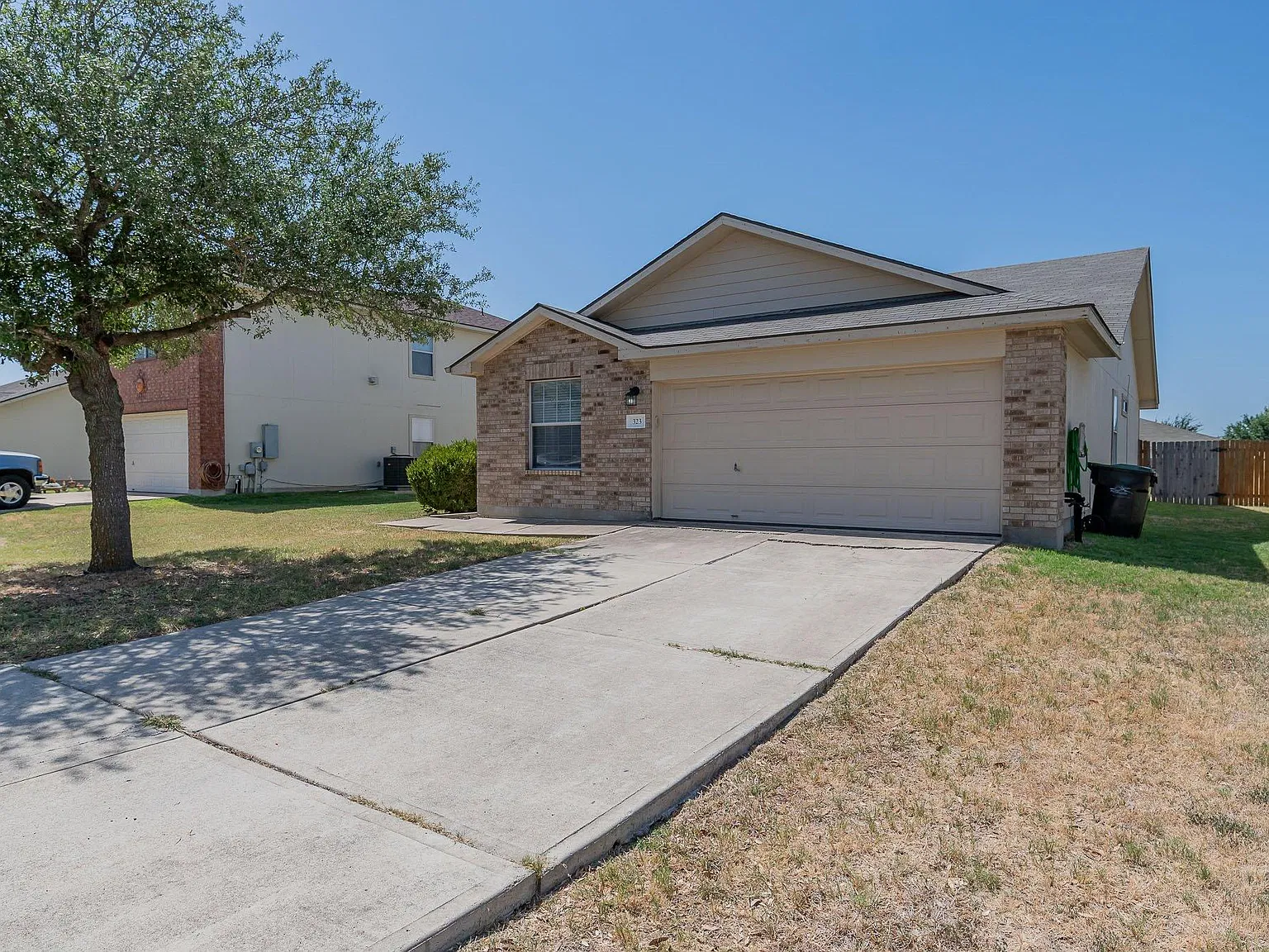 3 bed, 1664 sqft, $2,200 — Photo 3