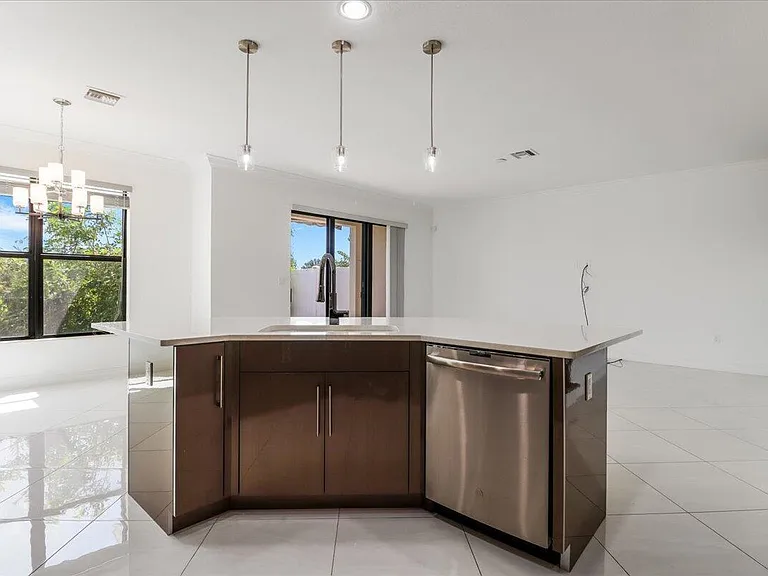 10098 Akenside Dr — Photo 6