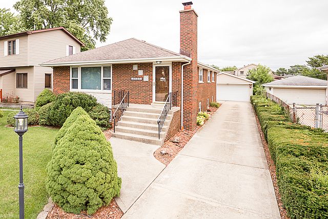 1st image of 10527 S 83rd Ave
