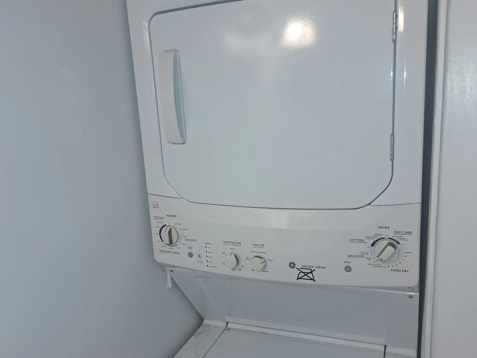 3 bed, 990 sqft, $2,100 — Photo 3