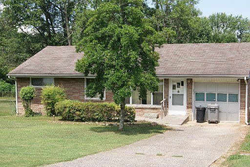 1st image of 313 Naueda Dr