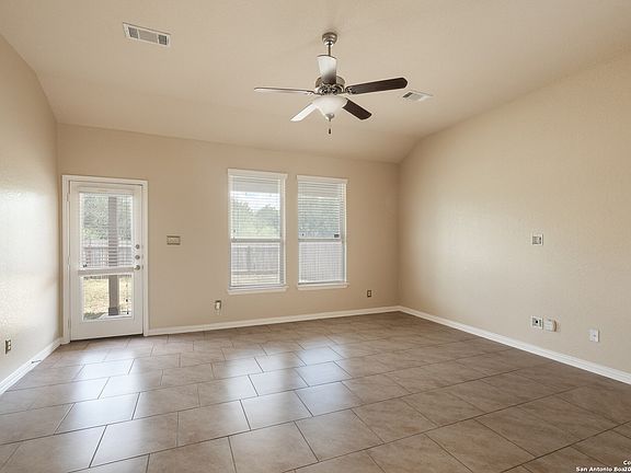 5th image of 212 CAMPFIRE WAY
