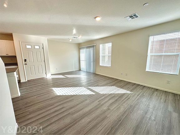 3rd image of 4439 Honey Hills Ave