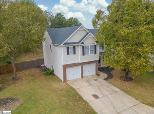 4 Crossview Dr, Simpsonville, SC 29680