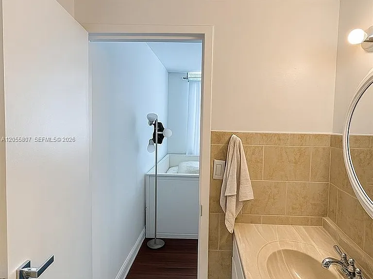 905 Brickell Bay Dr #1022 — Photo 16
