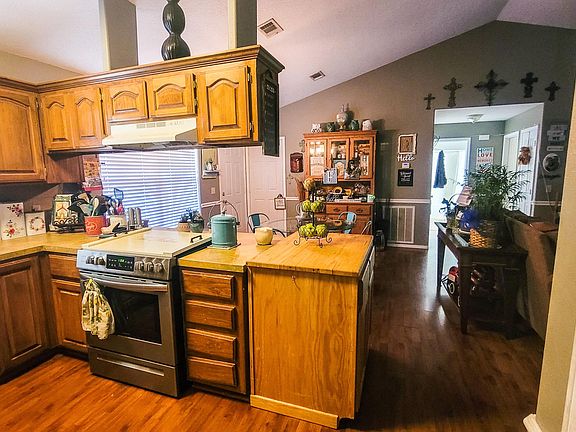 3rd image of 2928 Hatties Ln