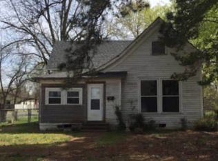 1500 W 17th Ave, Pine Bluff, AR 71603