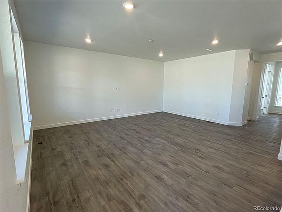 4th image of 14719 Dahlia St