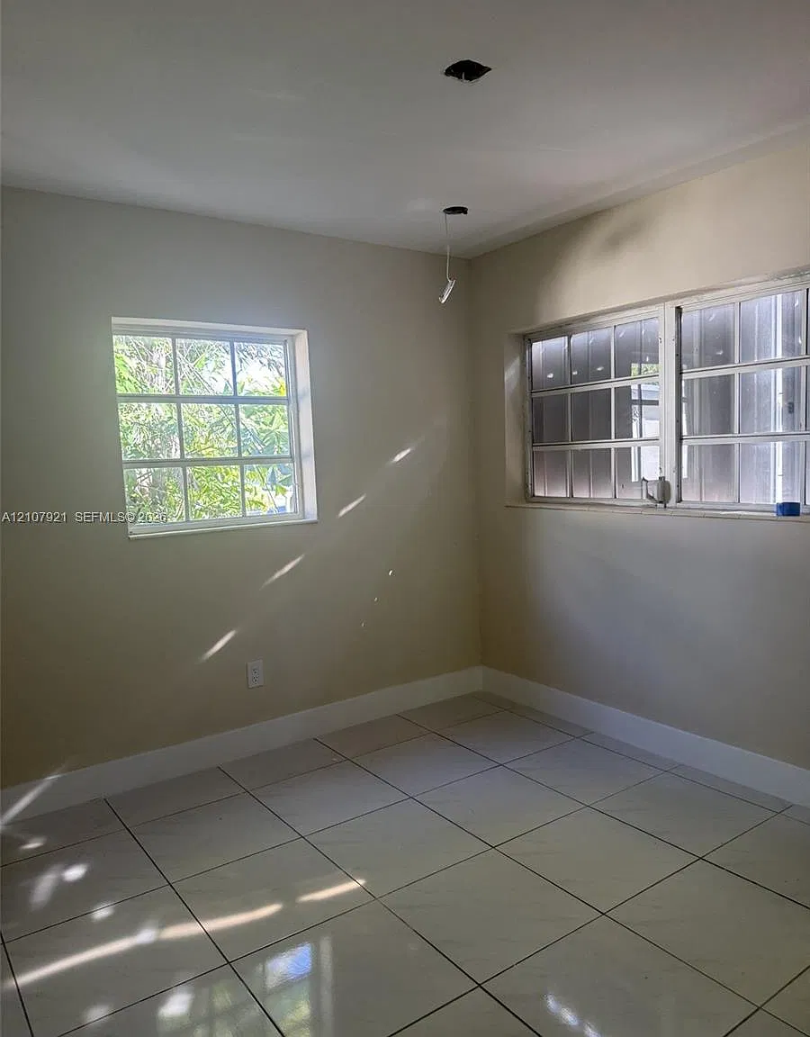 Coral Way Village Sec A P — Photo 4