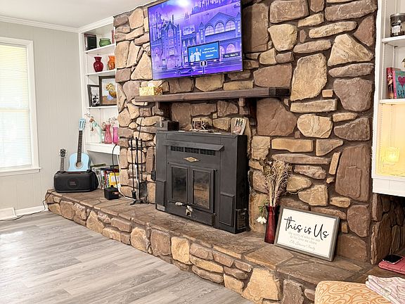 4th image of 121 Grandview Cir