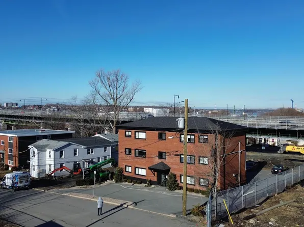 23 Best St, Halifax, NS B3A 2W9