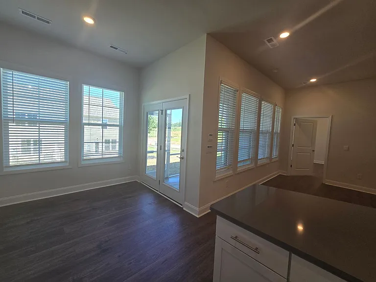 200 Mary Montrose Blvd — Photo 8